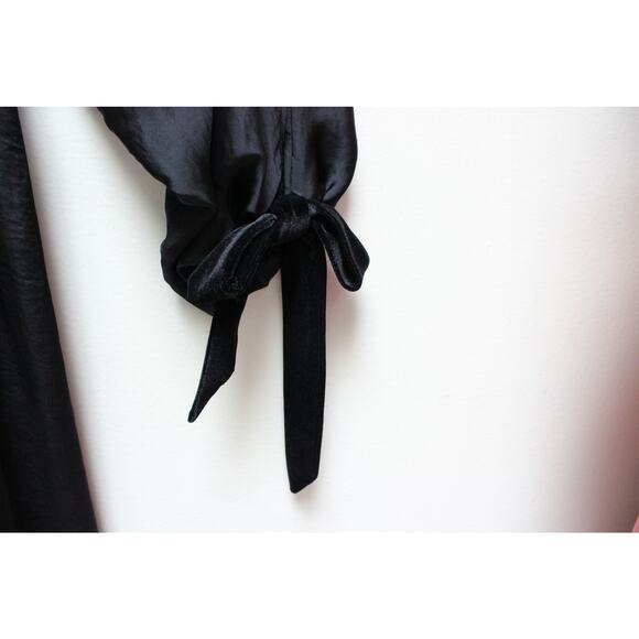 Misa LA Black Byanca Satin Kimono Bow Cold Shoulder Wide Leg Jumpsuit Size XS - Picture 3 of 6